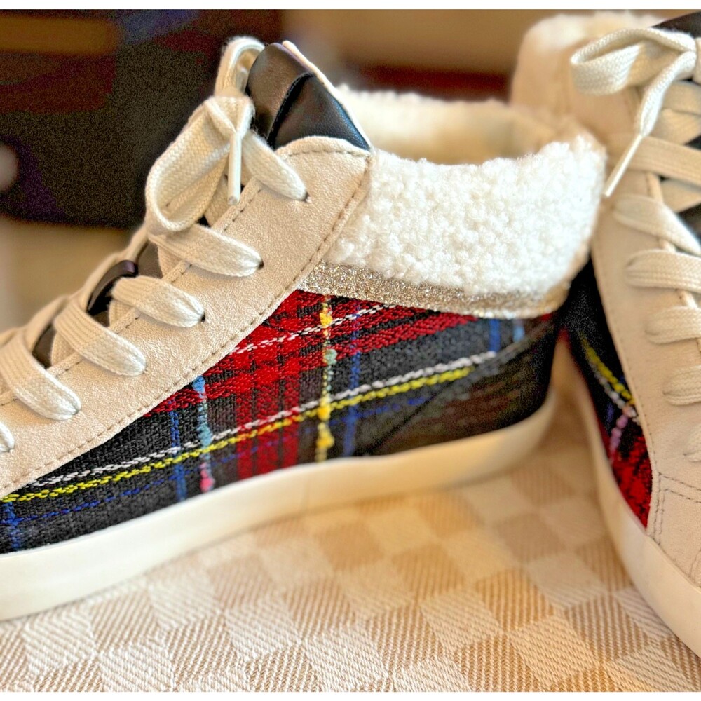 NEW Nine West Plaid Sherpa Trim Lace-Up Sneakers Women’s 8.5 Red Black Tartan - Picture 4 of 13